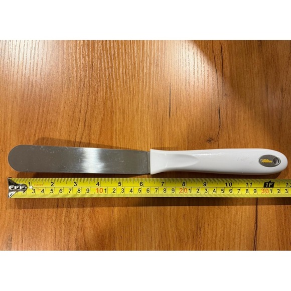 Wilton 13" Offset Icing Spatula White Handle Stainless Steel Cake Decor - Picture 3 of 4